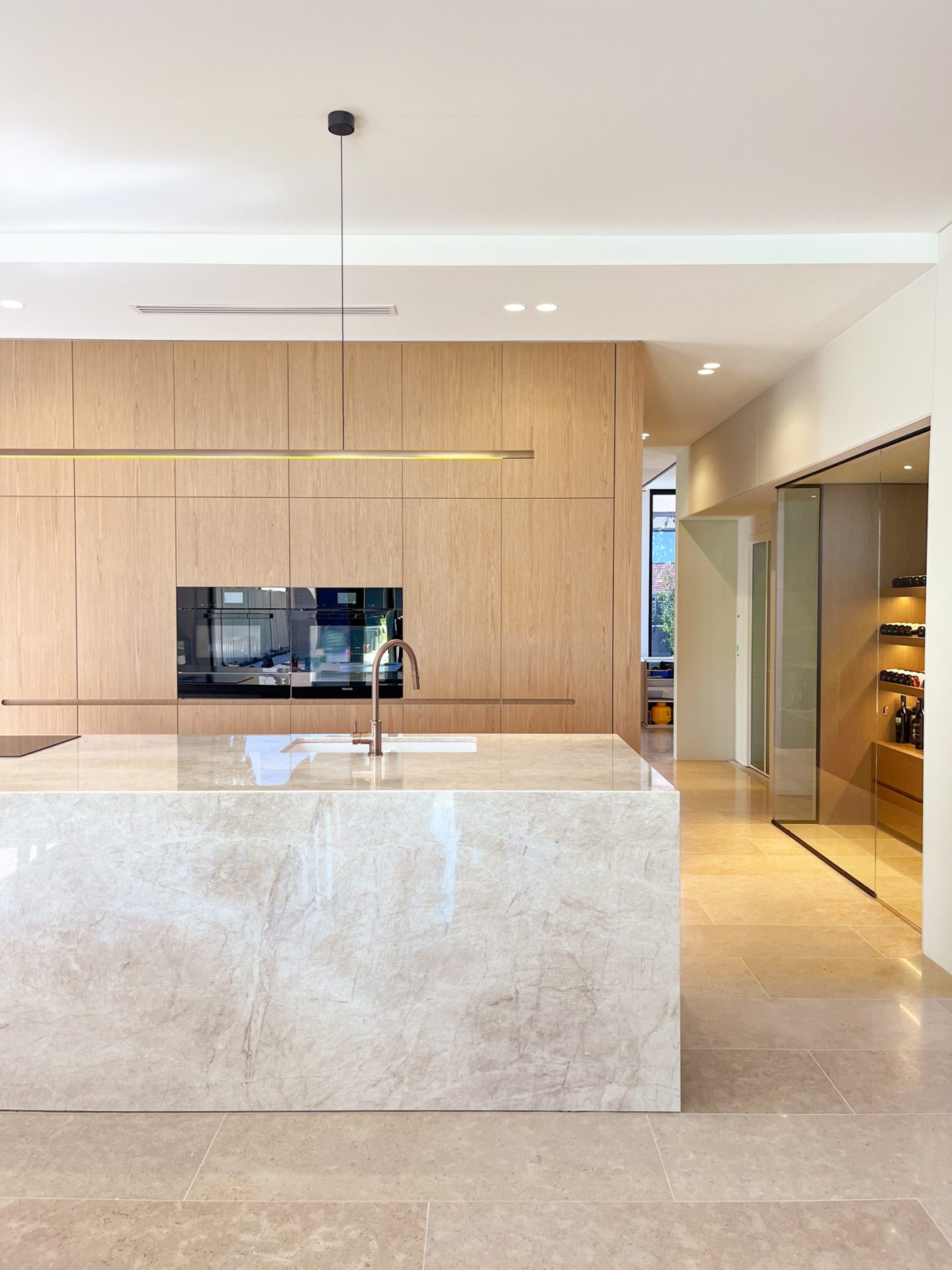 Low-Silica Alternatives to Engineered Stone - Uniq Stone